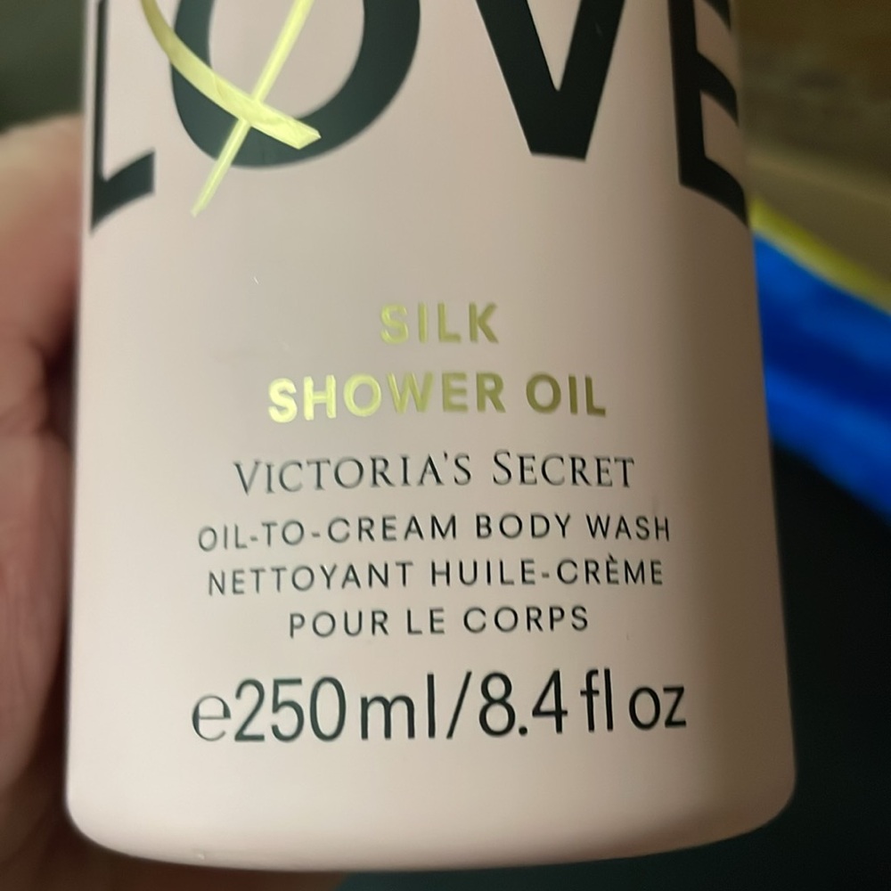 Victoria's Secret Love Silk Shower Oil and Fragrance Cream - Pink and Gold BNIP - Picture 5 of 8